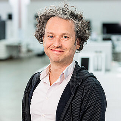 Hon. Prof. Dr. Sascha Peters Hon. Prof. Dr. Sascha Peters